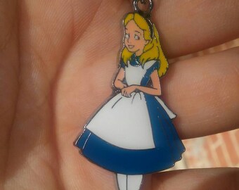 Alice au pays des merveilles pendentif collier 2 styles différents à choisir.