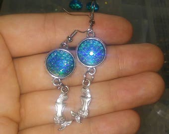 Mermaid earrings, 10 different colors to choose from.