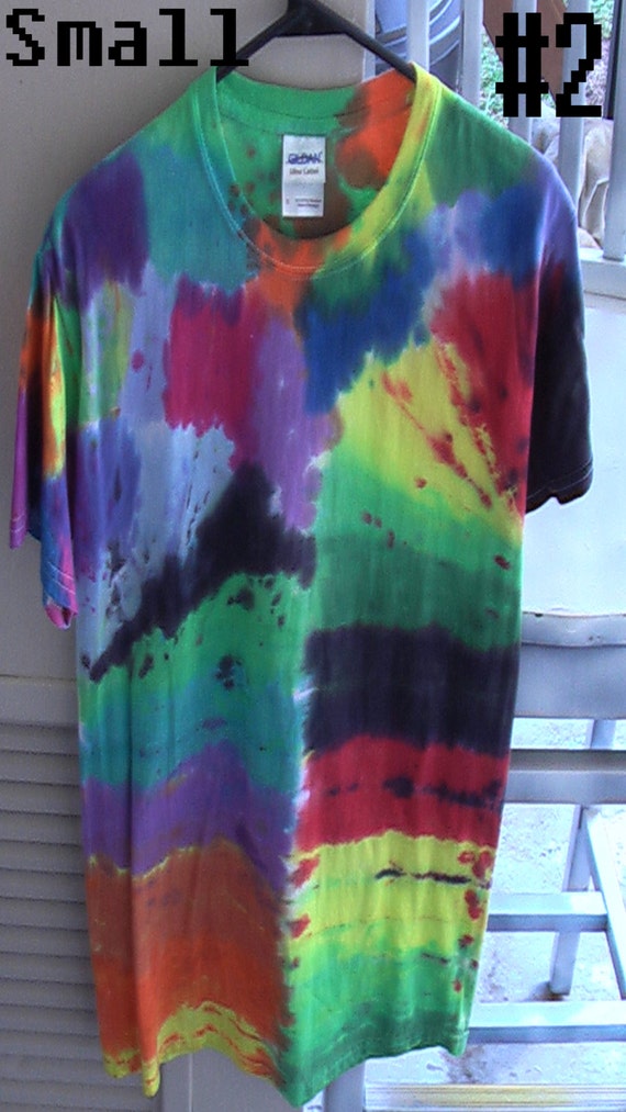 different ways to tie a tie dye shirt