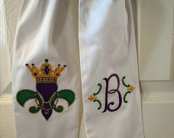 Mardi Gras Fleur de Lis Wreath Sash, Mardi Gras Sash, Personalized Wreath Sash