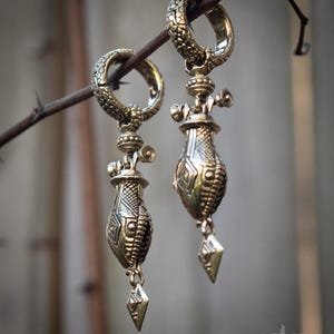 Pendientes de borla de serpiente con aro de 6 mm: joyería de serpiente