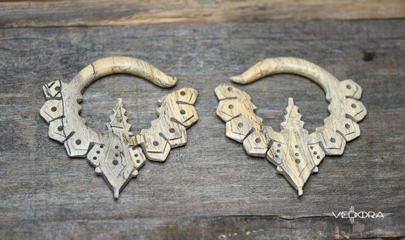 Hanging Plugs Tribal Jewelry Stretched Ears 00g Star Wood Hoop Earrings 10 mm Dangle Plug Earrings Tribal Plugs White Wood Plugs