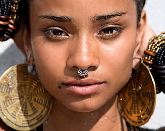 Sterling Silver Ornate Septum Ring, Red Blue Crystal Inlay (18 Gauge)