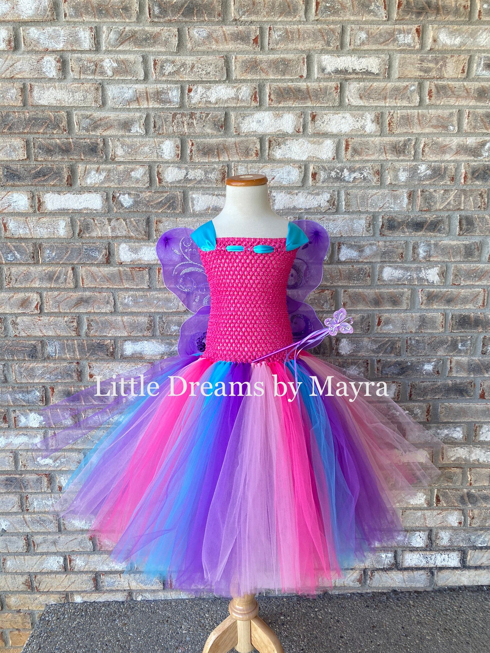 AYBUY Costume de papillon pour fille, lot de 4 tutu rose brillant avec ailes de papillon, jupe en tulle, baguette magique et serre-tête, convient pour cosplay, fête à thème et carnaval AYBUY Costume de papillon pour fille, lot de 4 tutu rose brillant avec ailes de papillon, jupe en tulle, baguette magique et serre-tête, convient pour cosplay, fête à thème et carnaval