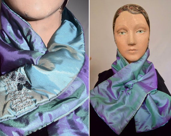 生まれのブランドで Reversible Silk Fashion Accessory: Unique Pull-through Scarf 小物