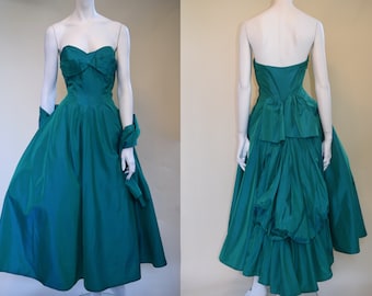 1950s Vintage Prom Dress with Matching Shawl in Iridescent Emerald Green Silk Taffeta.
