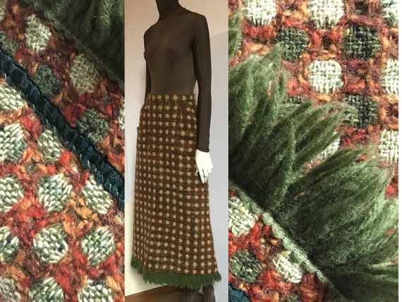 The Maxi Skirt with boots – one of today’s fashion