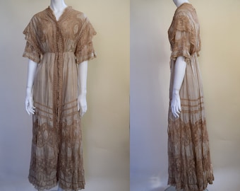 Victorian Silk Dressing Gown - Rare, Gorgeous, Delicate, Feminine – Beige Silk Embellished with Fine Handwork