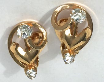 Gold and Crystal Flower Earrings, Vintage Rhinestone Floral Clip Ons with Beautiful Sparkly Stones, Unique Vintage Fashion Gift