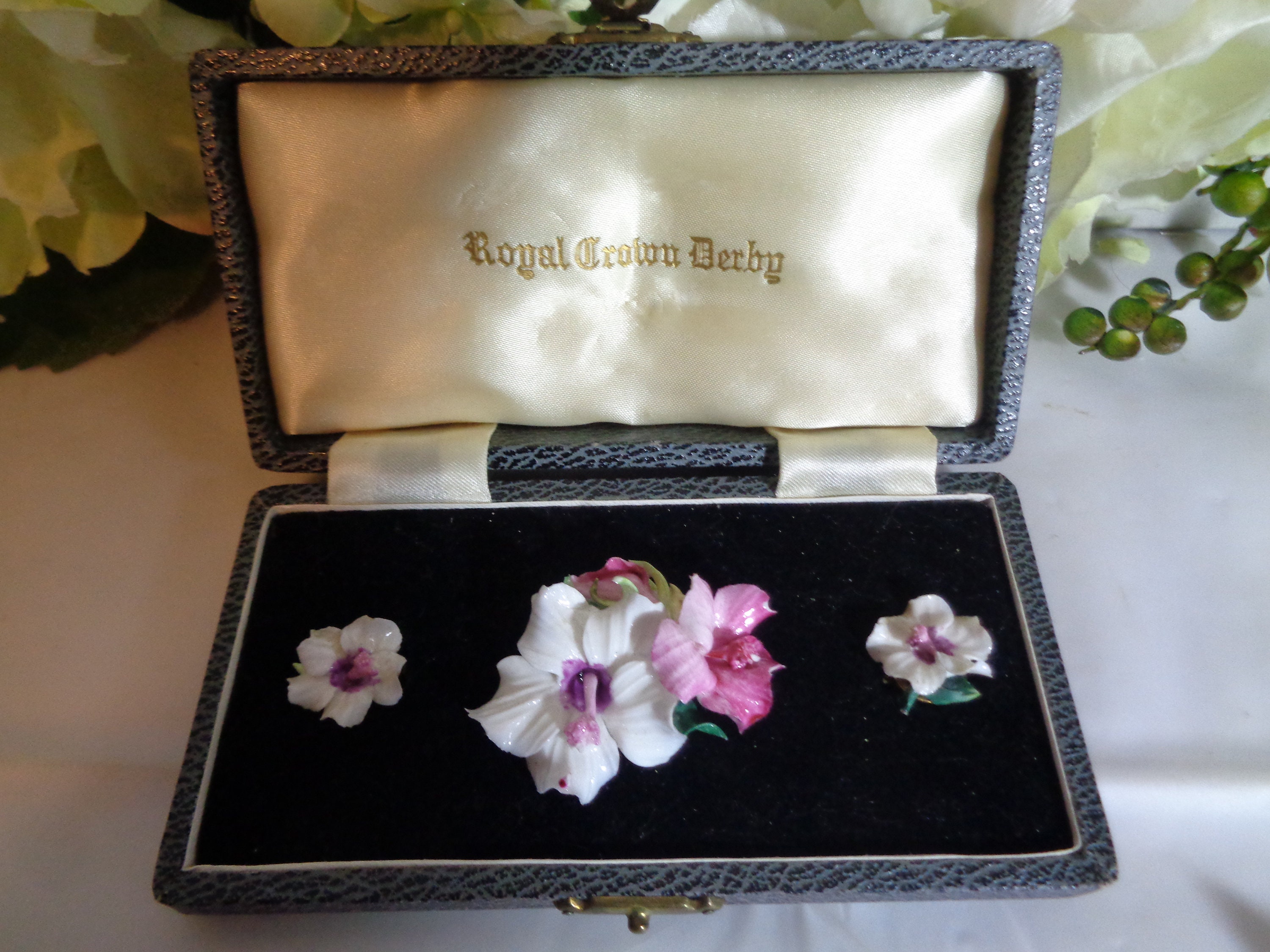 Royal Crown Derby Hibiscus Porcelain Jewelry Set: Brooch