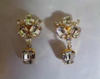 Signed Schreiner Crystal Dangle Clip On Earrings: Gold Plate Runway Jewelry