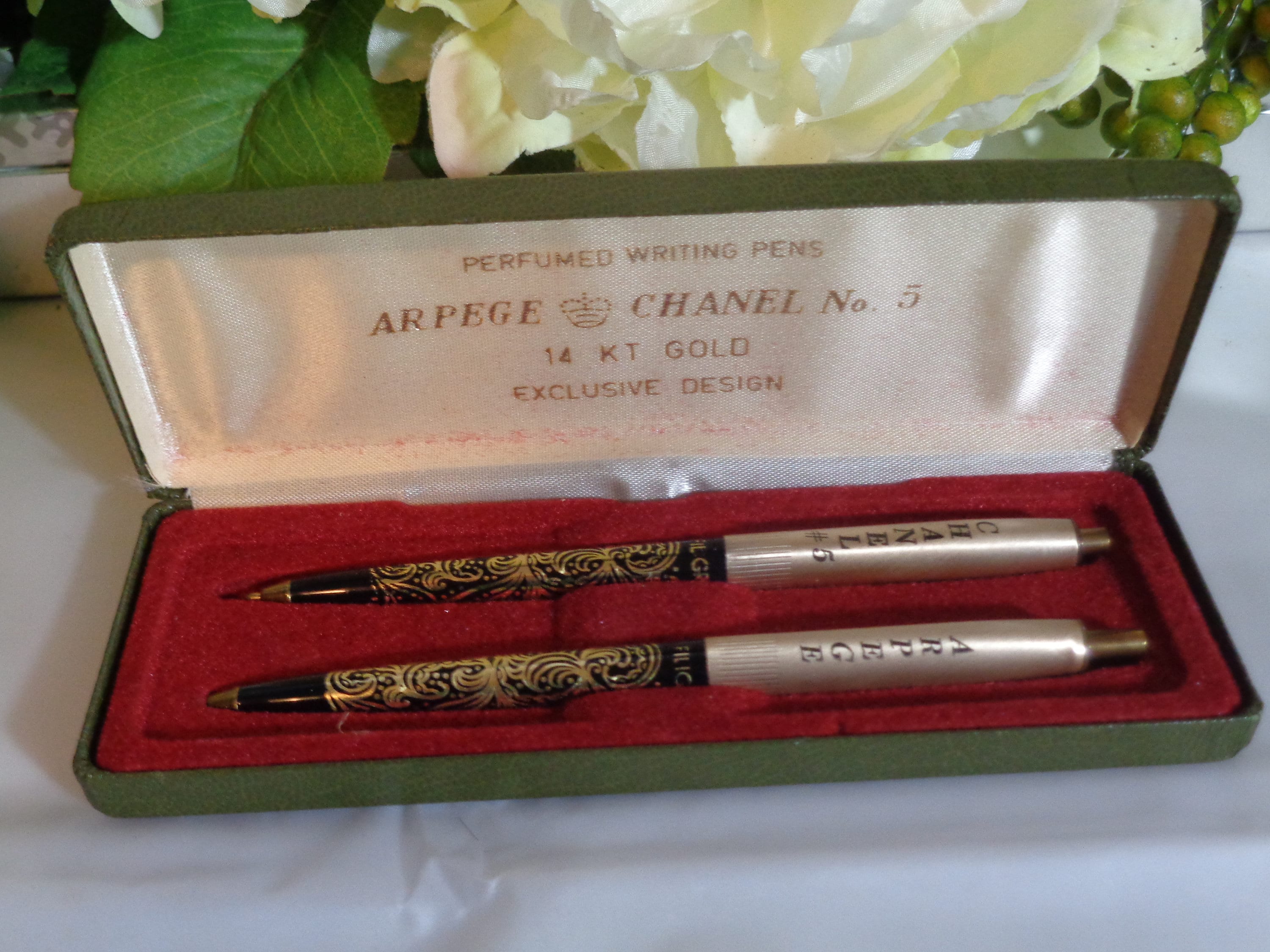 VINTAGE ARPEGE CHANEL NO. 5 PERFUMED WRITING PEN SET 14 GOLD FILIGREE