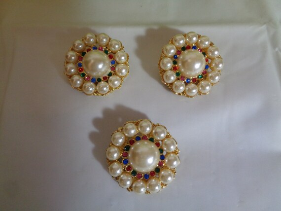 Vintage Pearl Brooch and Clip On Earrings Set: Go… - image 4