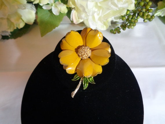 Sunshine Yellow Enamel Floral Brooch in Gold Plat… - image 3