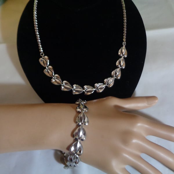 LUSTERN  Sweet Heart Silver Plate Necklace 18 inches long Matching Bracelet 8 inches