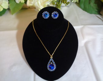 Swarovski Blue Rivoli Crystal Gold Plate Pendant Necklace Matching Clip on Earrings