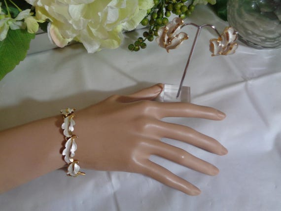 White Enamel Gold Leaf Pattern Design Bracelet Ma… - image 6