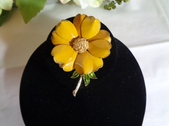 Sunshine Yellow Enamel Floral Brooch in Gold Plat… - image 1