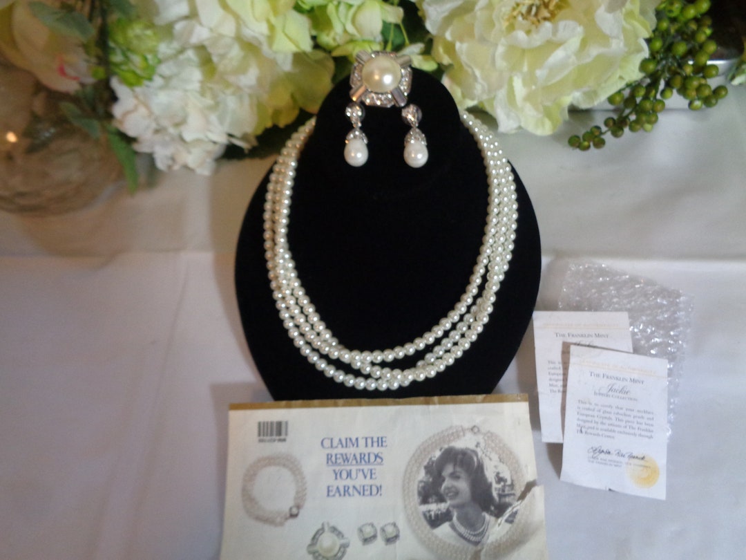 FRANKLIN MINT Jackie 3 Strand Glass Pearls European Crystals Necklace