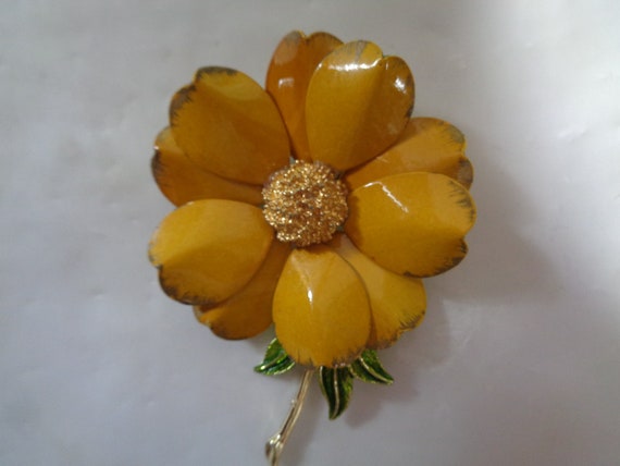 Sunshine Yellow Enamel Floral Brooch in Gold Plat… - image 4