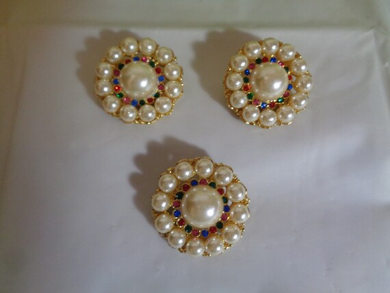 Vintage Pearl Brooch and Clip On Earrings Set: Go… - image 2