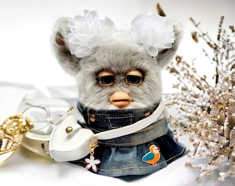 Furby 2005, furby personalizado, juguete furby rosa soñoliento, furby personalizado, ojos azules de piel gris furby vintage, regalos, ideas de regalos, pieza de arte ooak