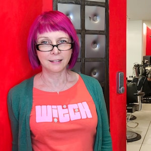 Hexen-T-Shirt für die glückliche Feministin