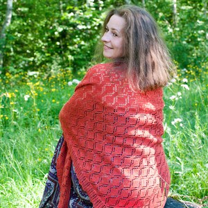 PDF knitting pattern, Knit shawl pattern, Busy Bee shawl pattern, Lacy shawl pattern, Lace shawl pattern