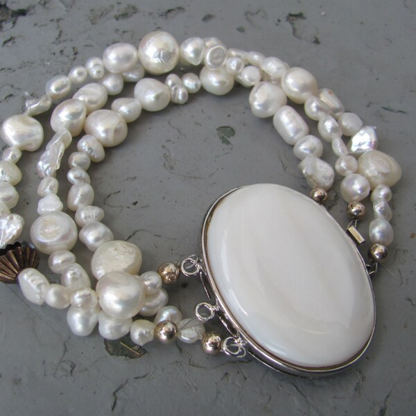 pearl bracelet with large mother of pearl clasp // freshwater pearls // multistrand bracelet // white pearl bracelet