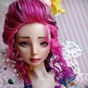 SPEZIALANFERTIGUNG Rokoko Porzellan Bjd Große Malena Kugelgelenk Künstlerpuppe Pompadour Barock Maria Antonieta in Fuchsia