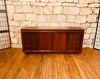 Consola de discos estéreo de mediados de siglo con Bluetooth de General Electric