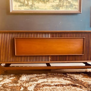 Vintage Record Player Console The Graduate by GE - Bluetooth Connectivity