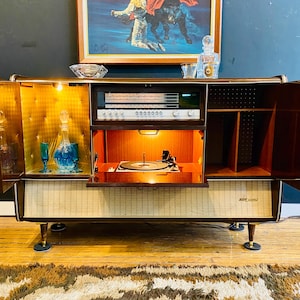Mid Century Stereo Tube Record Console Bluetooth av Kuba