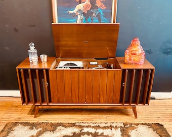 Vintage Stereo Record MCM Console by Zenith 1968 - Model Y960 w/ Bluetooth