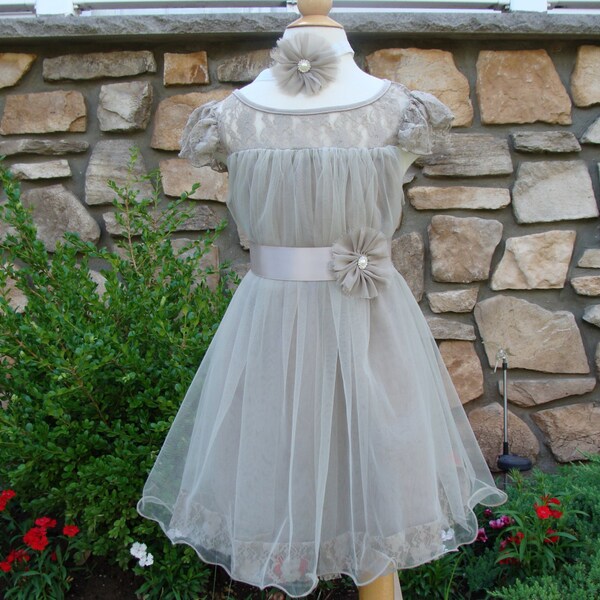 Charlotte - argento antico, pizzo, Chiffon vestito ragazza di fiore, abito bianco, abito color tortora dei più piccoli, grigio dress1T, 2T, 3T, 4T, 5T, 6, 7, 8, 9/10...