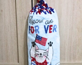 Patriotic Cat Crochet Hanging Towel – Handmade Kitchen Towel Holder – 4th of July Cat Decor – Gift for Cat Lovers