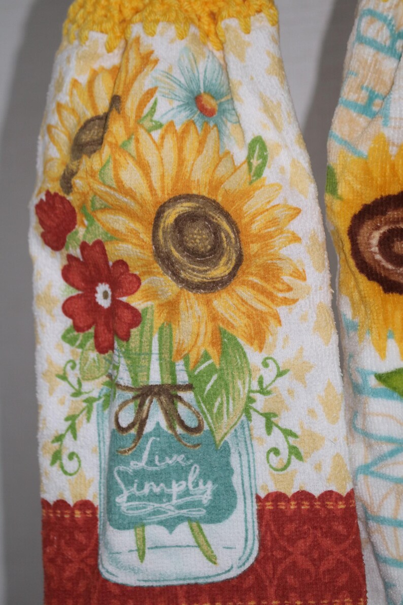 Toalla doble de ganchillo con girasoles, decoración de girasoles, regalo de inauguración de casa, superventas y cantidad limitada. imagen 2