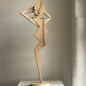 Lula Woodnsculpture image 2