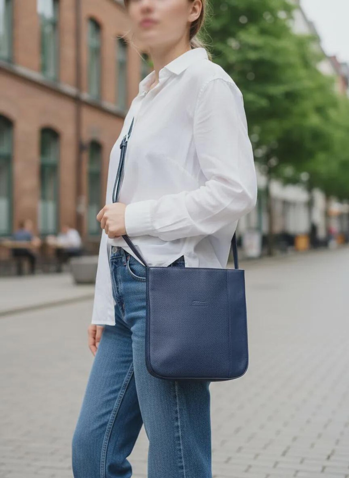 Longchamp - Vintage- Le Foulonné Crossbody Bag – Dark Blue – Unisex, foto 2 di 5
