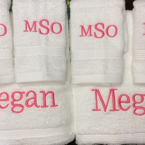 Monogrammed / personalized bath towel/ sets bridesmaid gift/ maid of honor gift personalized towels image 3