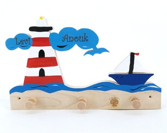 Kindergarderobe Holz mit Name, Leuchtturm & Segelboot
