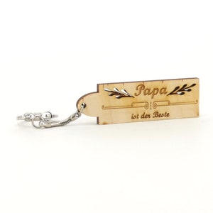 Keychain Wood Name - Dad is the Best