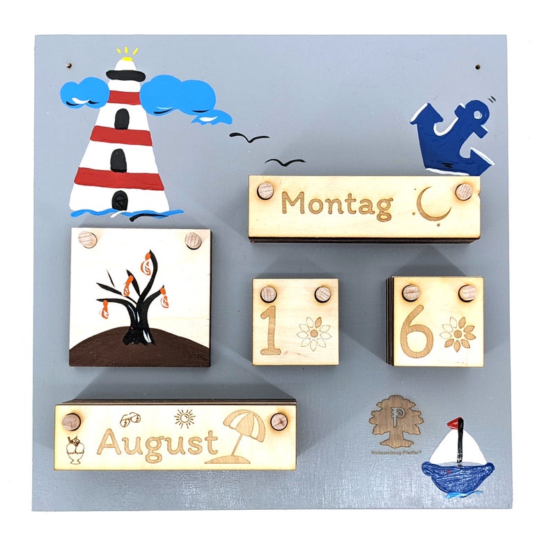May include: A wooden calendar with a lighthouse, anchor, and tree illustrations. The calendar displays the month of August, the day 1, and the day of the week Montag (German for Monday).