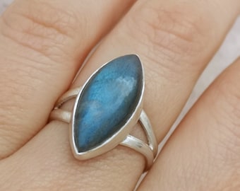 Labradorite silver ring, engagement wedding band natural stone, reticulated silver band, bright finish. Moon inside.