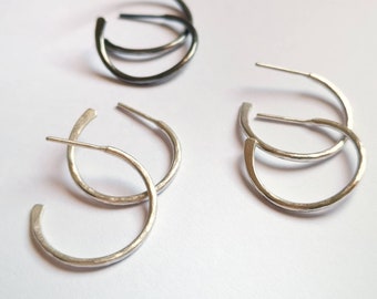 Silver organic open hoops, hammered texture earrings, oxidized silver post hoops, lightwright jewelry, minimalist silver handmade jewelry