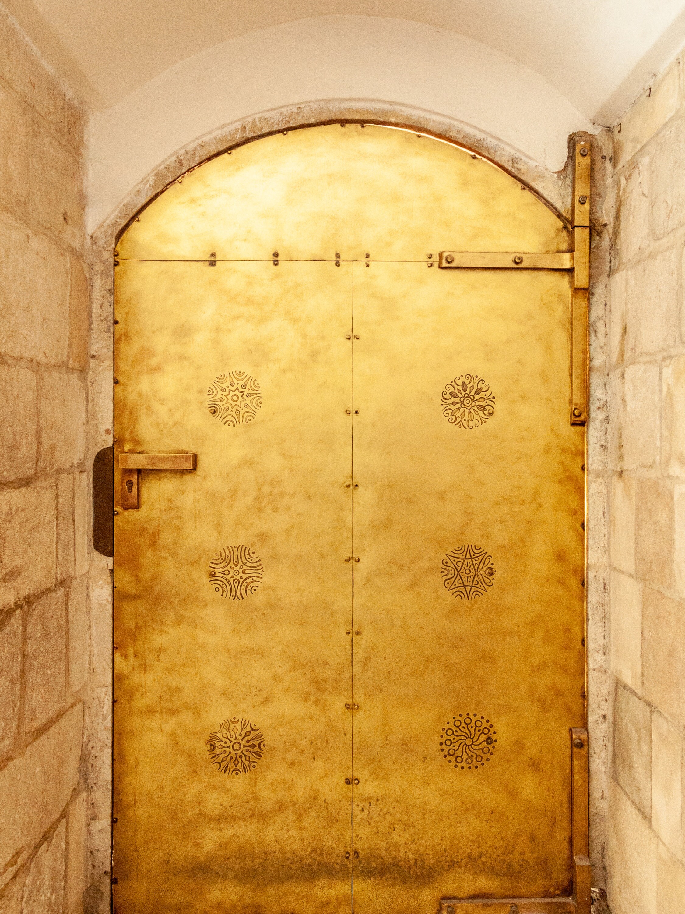 Goldtür an der Yochanan Ben Zakai Jüdischen Viertel von Etsy