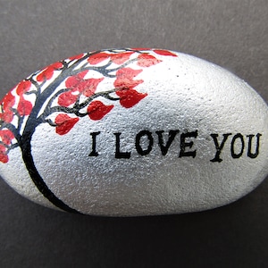 I Love You Rock Gift, Personalised Hand Painted Hearts Tree Stone, LGBTQ Art, Anniversary Pebble for Him, for Her, Christmas, Valentine Gift