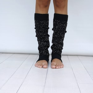 Schwarze gestrickte Stulpen mit silber glänzendem Mix-Honigkamm-Muster, Beinwärmer Frauen, beste Geschenke für Sie