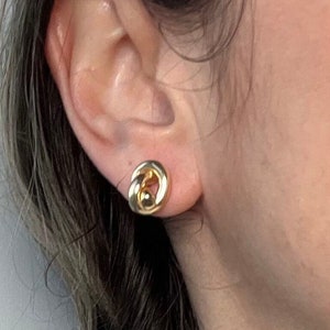 Pendientes de botón con nudo de amor abultado pulido en oro amarillo de 14 quilates, pendientes de oro auténtico, pendientes de botón para mujer en oro blanco y oro rosa.