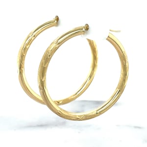 14K Yellow Gold Diamond Cut Textured Design Hoop Earring, full view